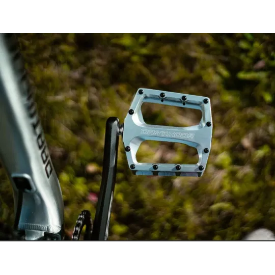 Dartmoor THUNDER Alu CNC – Bike Pedals (Silver) | Katmar.cz