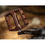 Dartmoor THUNDER Alu CNC pedály - Choco | Katmar.cz