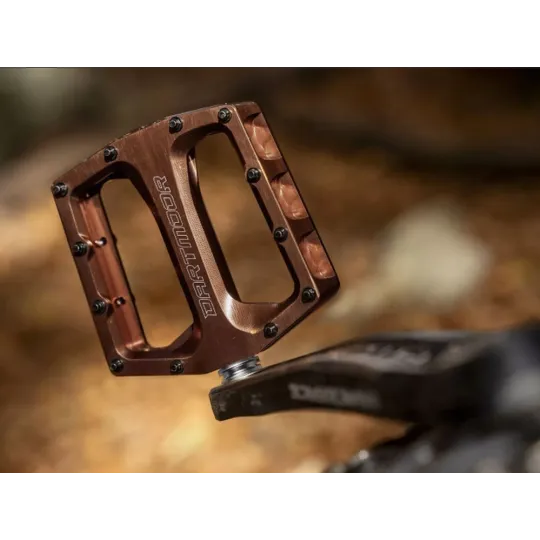 Dartmoor THUNDER Alu CNC pedály - Choco | Katmar.cz