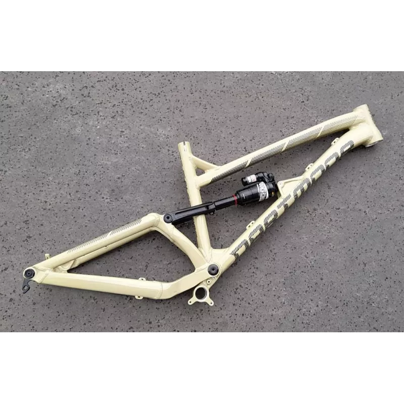 Dartmoor Blackbird 27.5 rám Ltd. Sand vel.M (RS Monarch Plus RC3 | Katmar.cz
