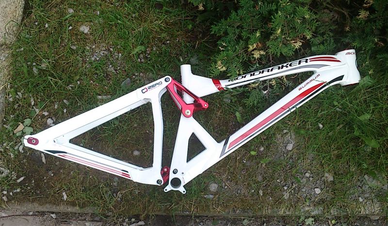 AKCE - Mondraker Summum DH (2012) rám vel. M -1 kus bez tlumiče